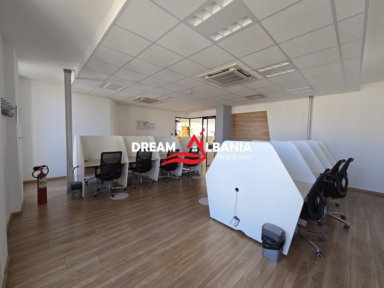 Godine 5-kateshe con Affitto in Via Durres (ID 42611197)