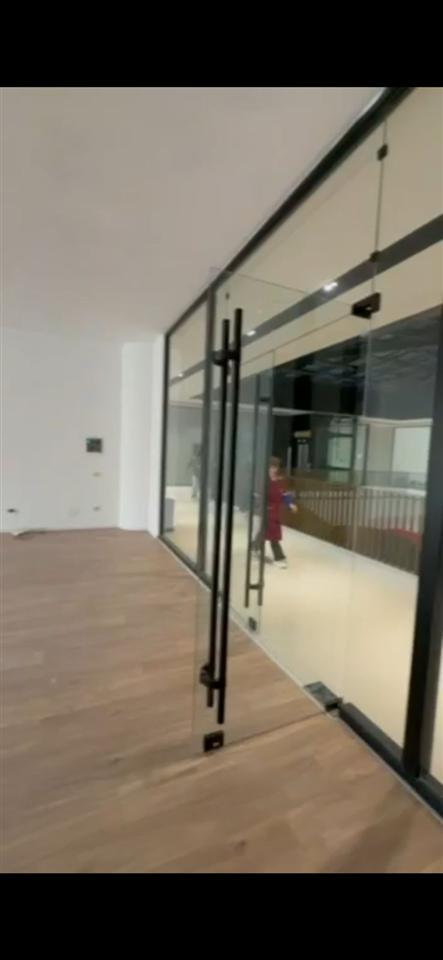 Apartment with 127 m2 on Mine Peza Street for 1,900 Euro