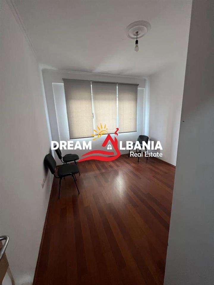 Ufficio in affitto nella Zona 5 Maji (ID 42611211)