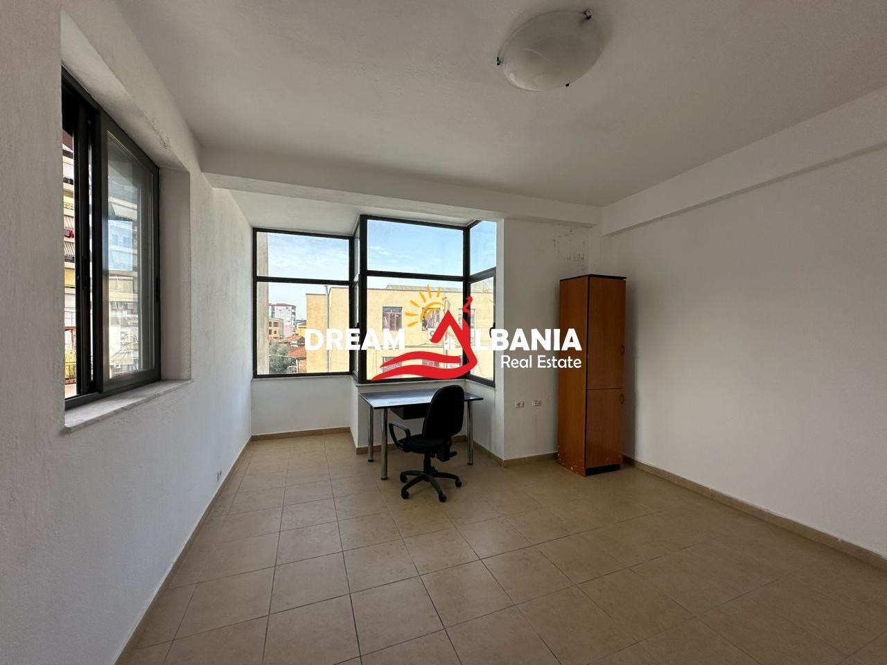 Ambient Business/Office for Rent in Center (ID 42611116)