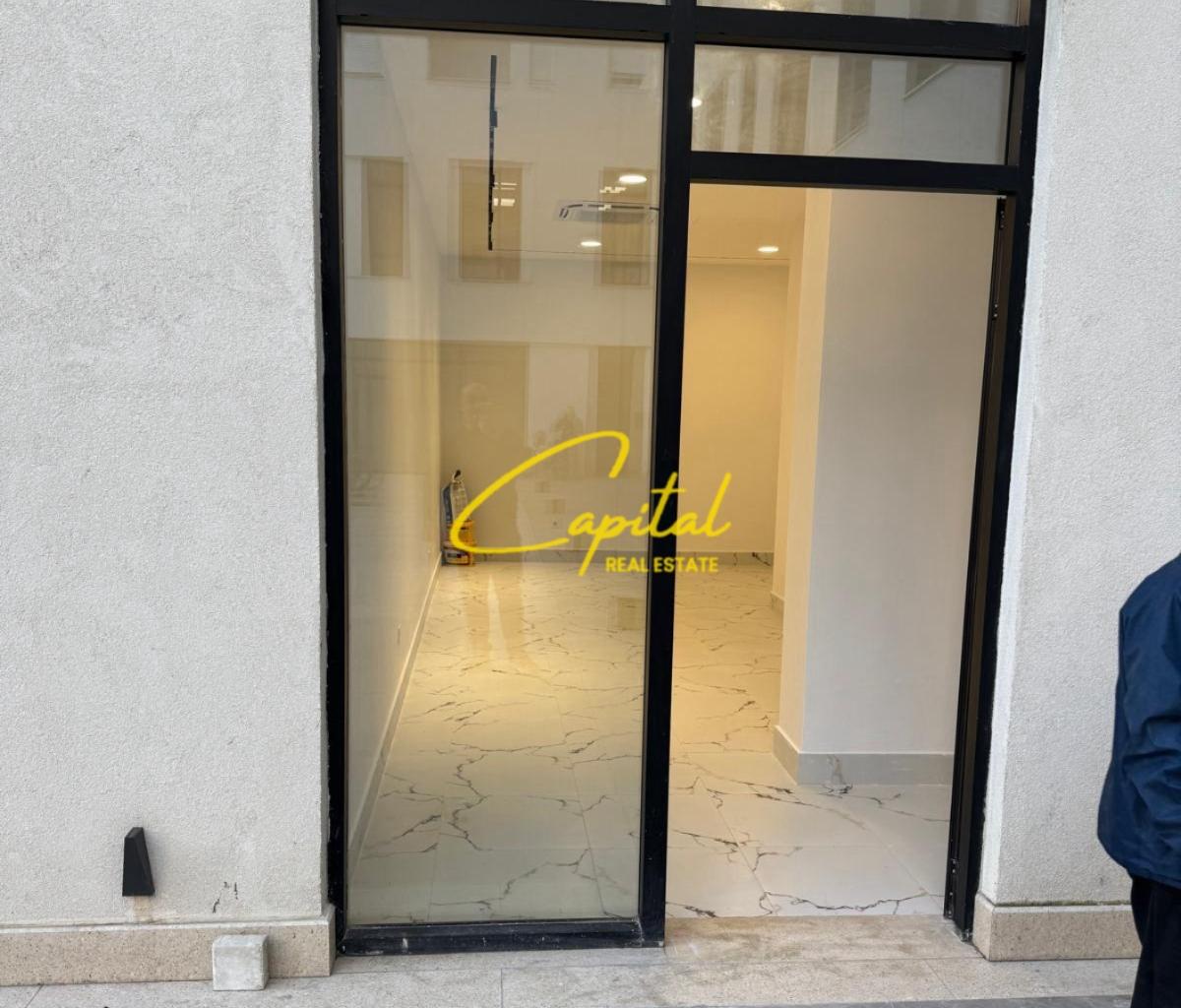 VENDESHKU I PËRSHTATSHËM PËR BIZNES 38 M² QENDRA 190.000 EURO