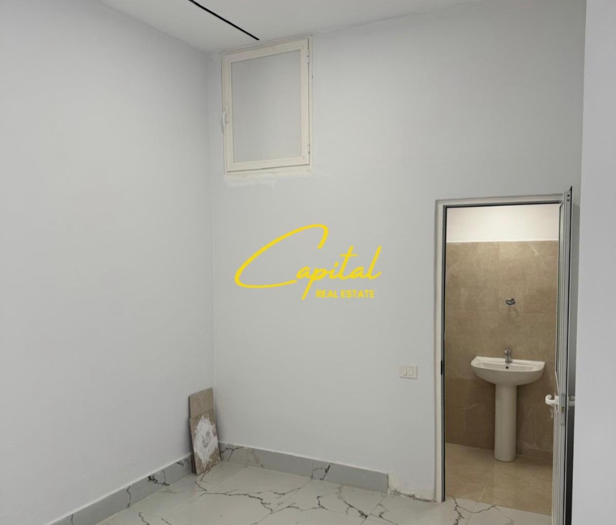 VENDESHKU I PËRSHTATSHËM PËR BIZNES 38 M² QENDRA 190.000 EURO