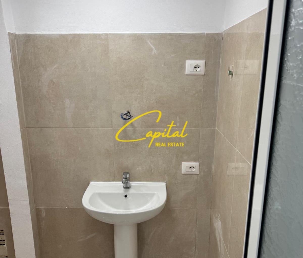 VENDESHKU I PËRSHTATSHËM PËR BIZNES 38 M² QENDRA 190.000 EURO