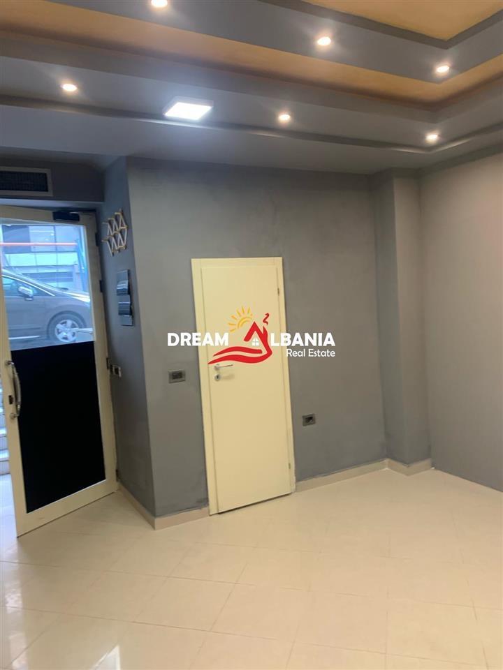 Commercial Unit for Sale at Pallati me Shigjeta, 4171540