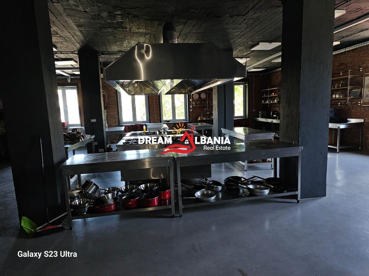 Commercial Space for Rent in Kombinat (ID 4281247)