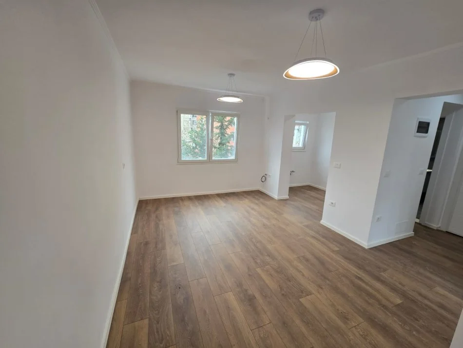 Tirane, vendesi appartamento 1+1+Balcone Piano 4, 40 m² 88.000 € (ALI DEMI)