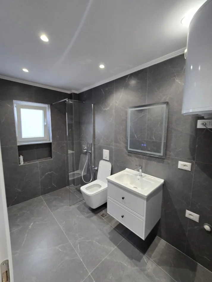 Tirane, vendesi appartamento 1+1+Balcone Piano 4, 40 m² 88.000 € (ALI DEMI)