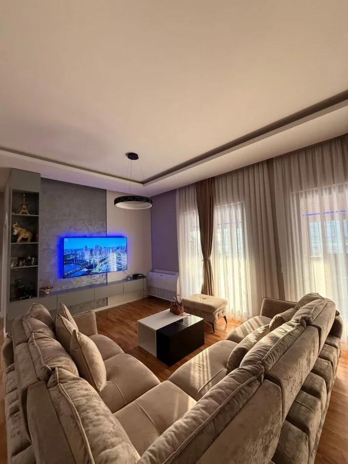 Tirane, 2+1 Apartment for Sale, 5th Floor, 170 m², €300,000 (fresh)