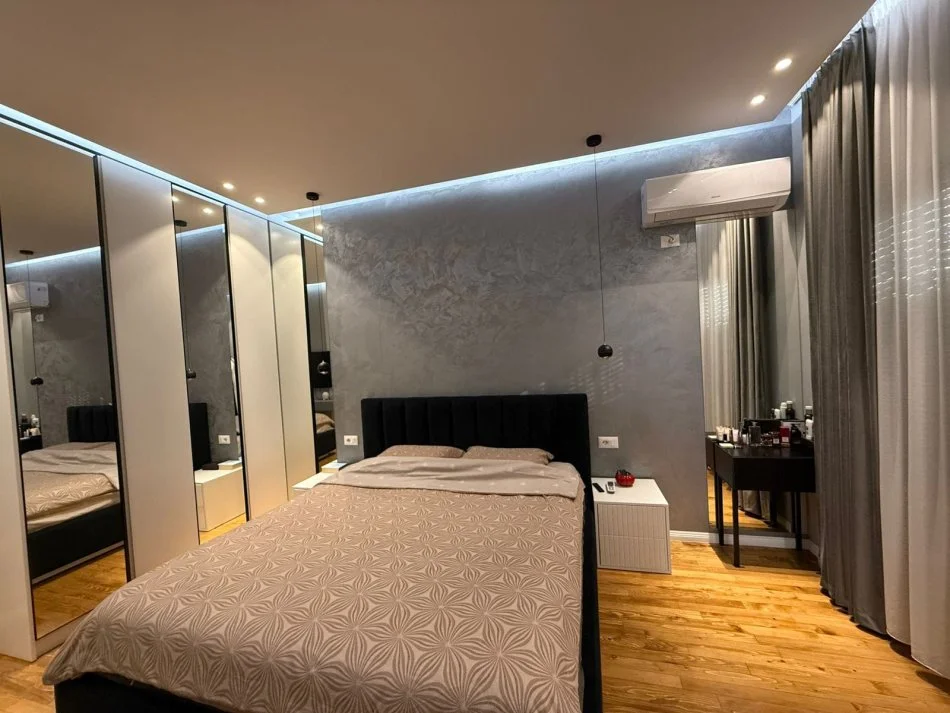 Tirane, 2+1 Apartment for Sale, 5th Floor, 170 m², €300,000 (fresh)