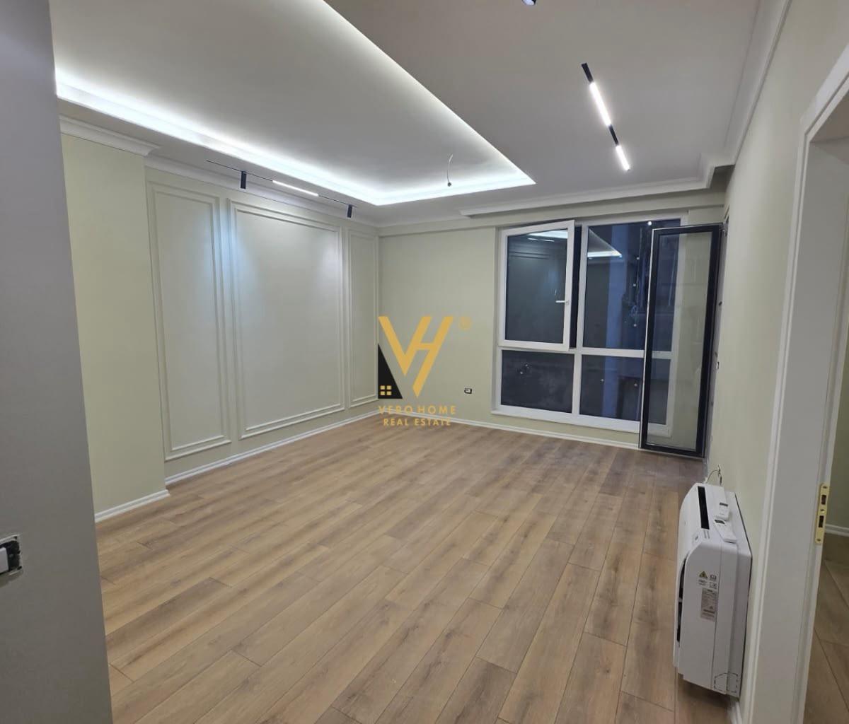 JEPET ZYRE 67 M2 ME QIRA TE KOMUNA E PARISIT 600 EURO