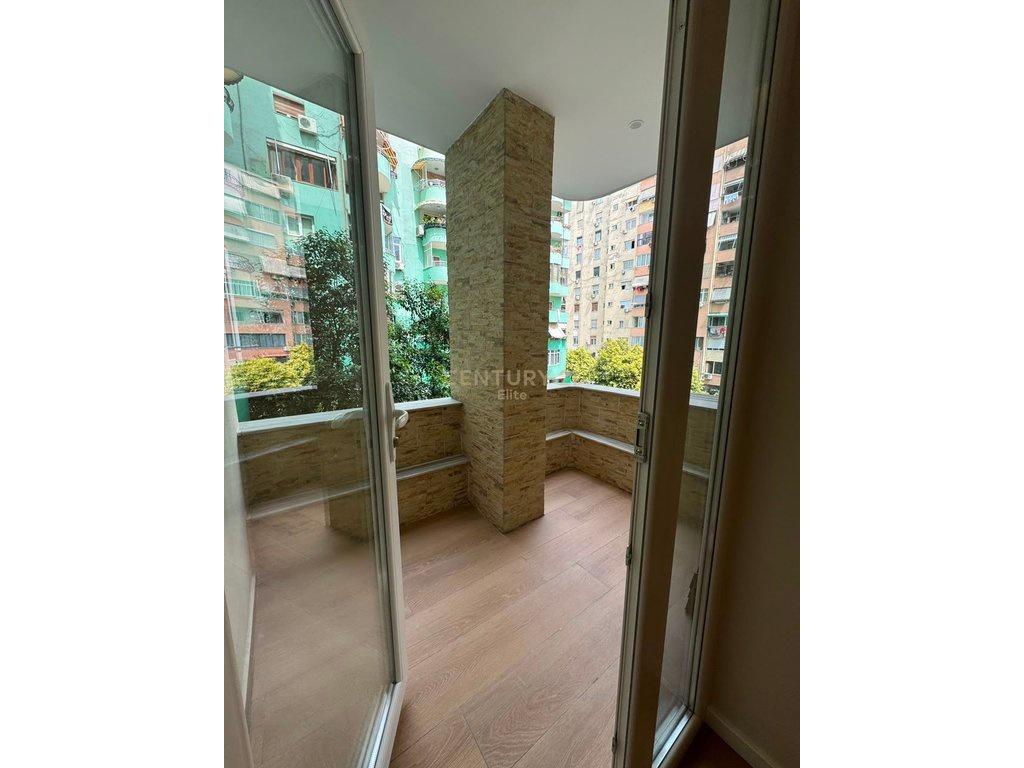 1+1 Apartment For Sale in Paris Municipality