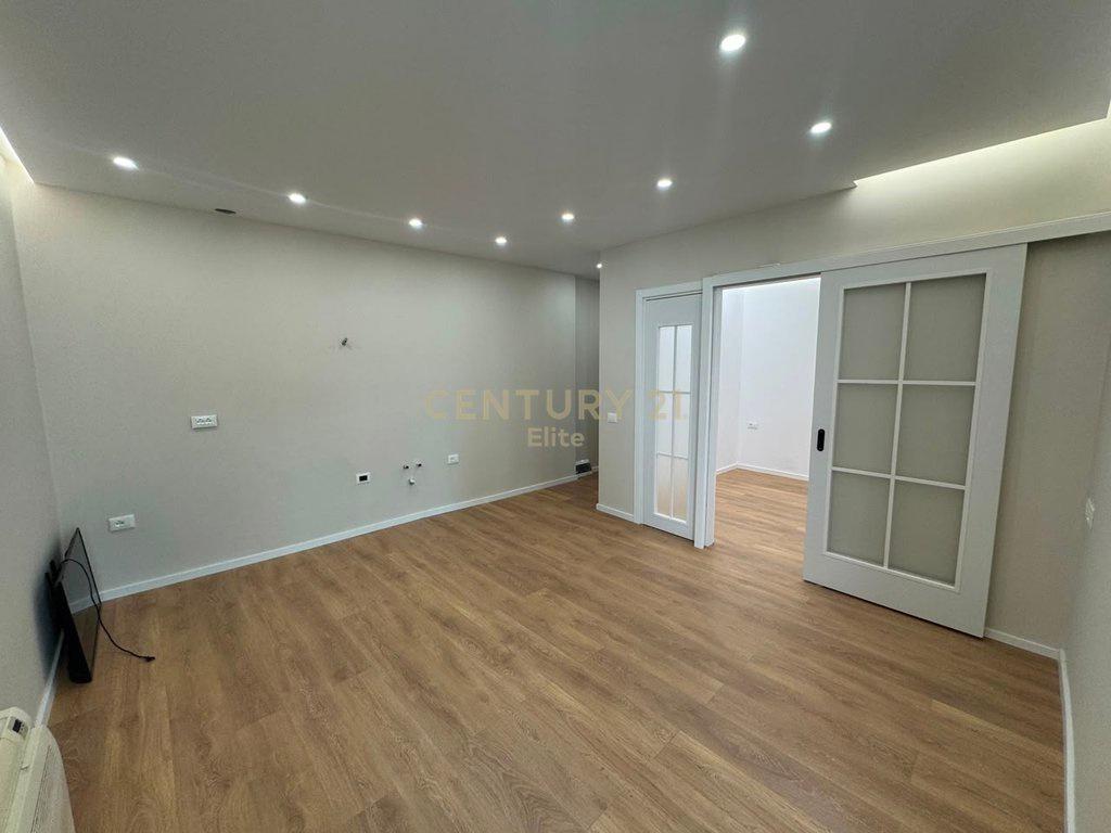 1+1 Apartment For Sale in Paris Municipality