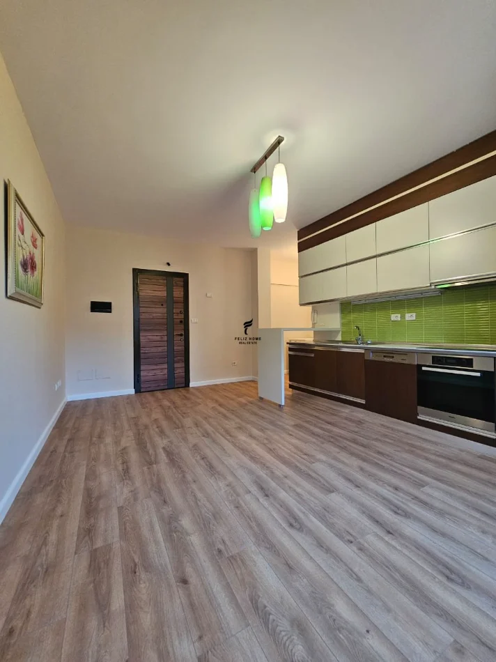 Tirane, vendesi appartamento 1+1, 66 m², 163.000 € (MINE PEZA)