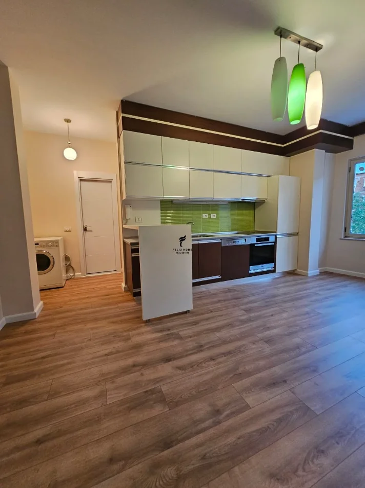 Tirane, vendesi appartamento 1+1, 66 m², 163.000 € (MINE PEZA)