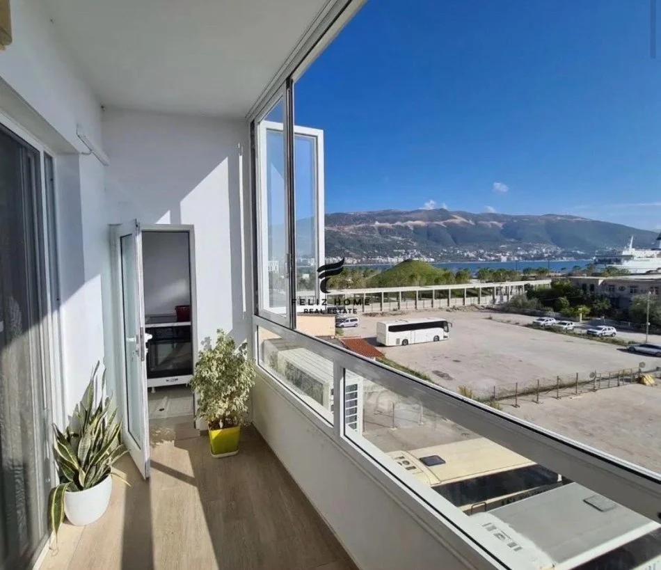 Vlorë, appartamento in vendita 3+1+Balcone Piano 4, 148 m² 310.000 € (VLORE)