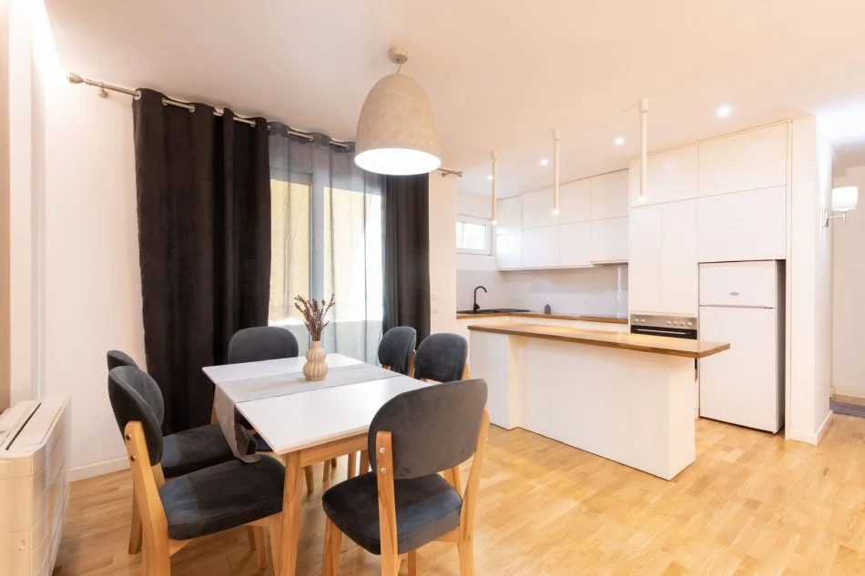 Tirana, Apartment for Sale 2+1+Balcony, 2nd Floor, 105 m², €268,000 (ZOGU I ZI)