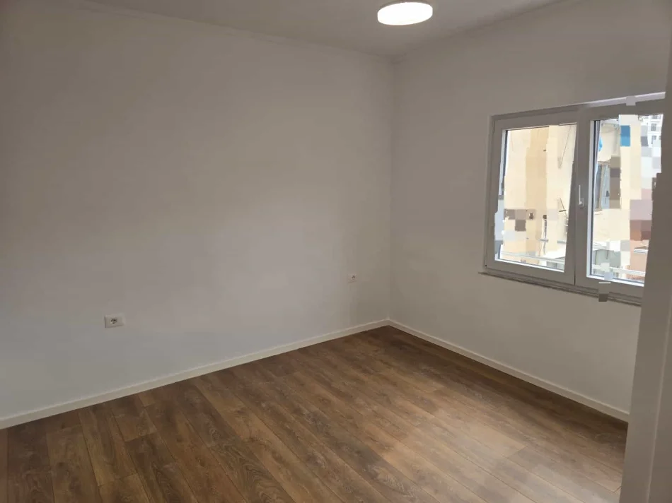 Tirana, appartamento 1+1 al quarto piano, 40 m², 122.000 € (Via Dervish Hekali)