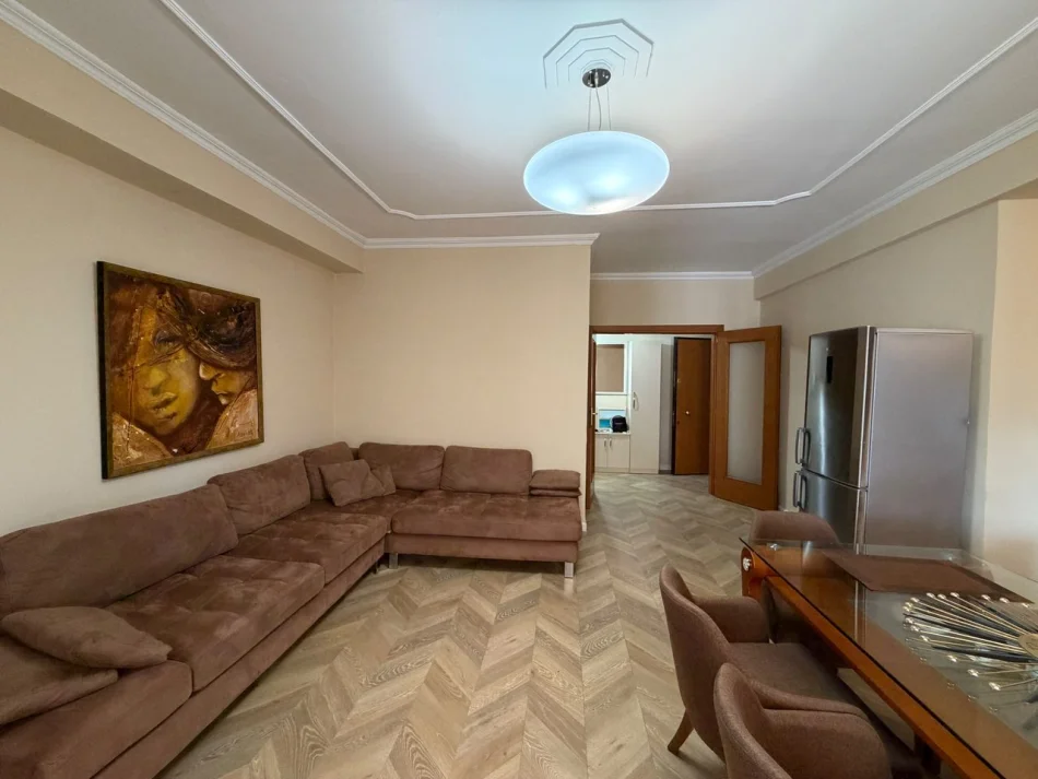 Tirana, 4+1 Apartment for Rent, 8th Floor, 140 m², €1,000 (East Exposure)