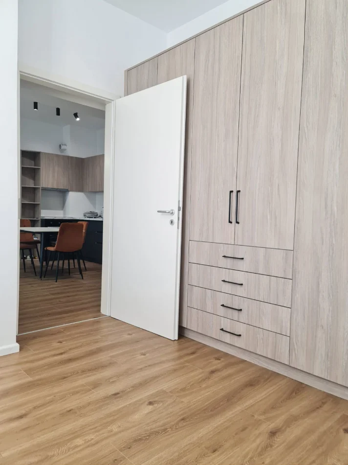 Tirana, affitto appartamento 1+1+Balcone Piano 7, 61 m² 400 € (Ali Demi/Rezidenca Kaimi)