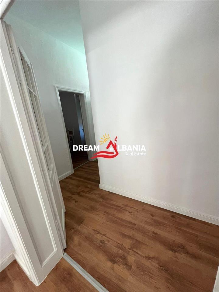 Vile privata 3+1+2 in vendita vicino al Mercato Nuovo, ID 4141042