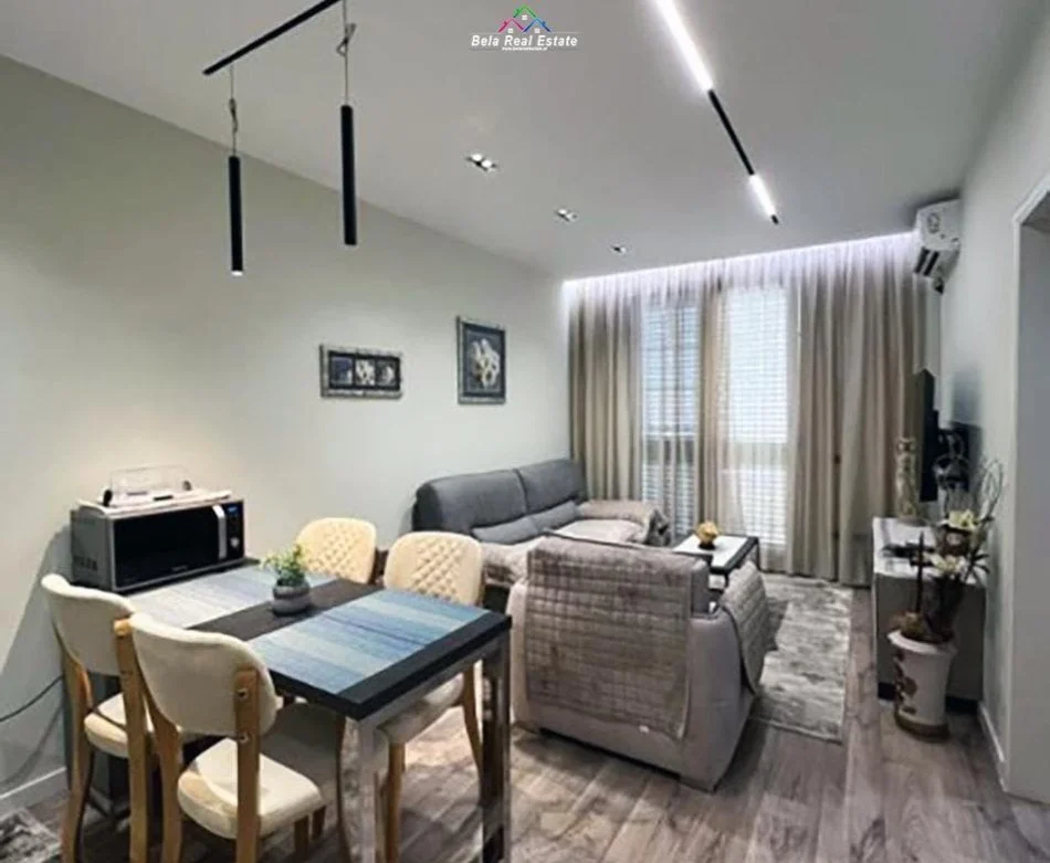 Tirane, affitto appartamento 1+1 al 10° piano, 65 m², 870 € (Via Urani Pano)