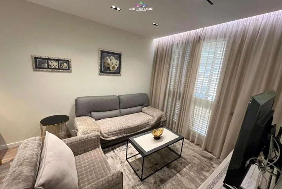 Tirane, affitto appartamento 1+1 al 10° piano, 65 m², 870 € (Via Urani Pano)