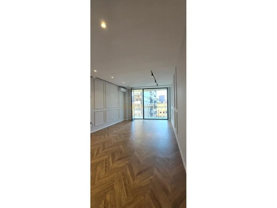 Tirane, Office Rental: 2+1+2 Apartment, 3rd Floor, 116 m², €1,200 (Mine Peza)