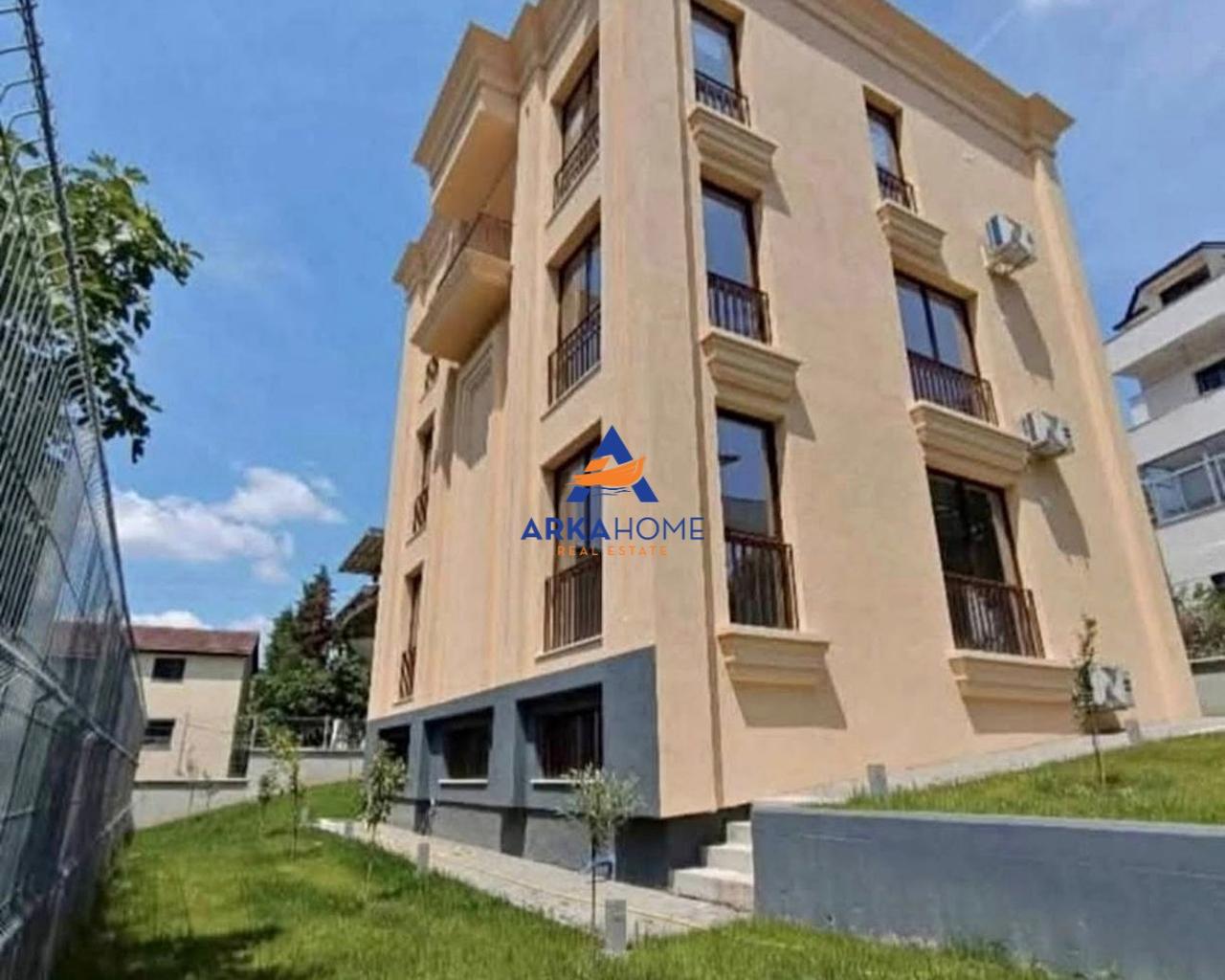 Vila in affitto con 3 piani in via Elbasanit - 250.000 LEKË