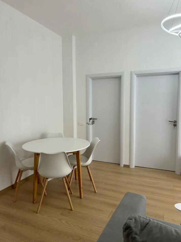 Tirane, affitto appartamento 1+1 Piano 3, 60 m² 450 € (ALI DEMI)