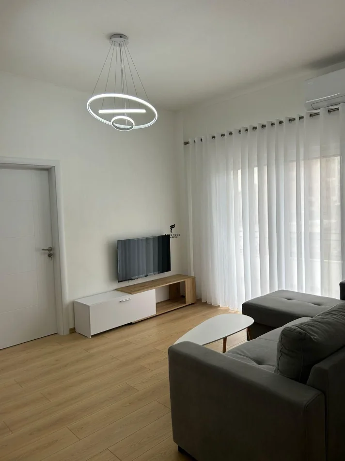 Tirane, affitto appartamento 1+1 Piano 3, 60 m² 450 € (ALI DEMI)