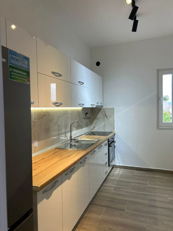 Tirane, affitto appartamento 1+1 Piano 3, 60 m² 450 € (ALI DEMI)