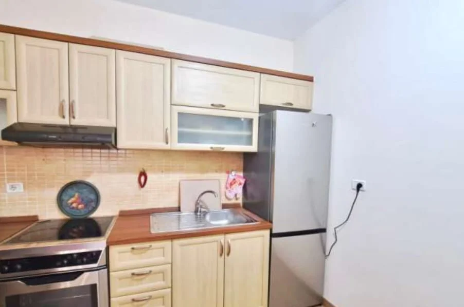 Tirane, affitto appartamento 2+1+Balcone Piano 6, 105 m² 700 € (VIA KAVAJES)