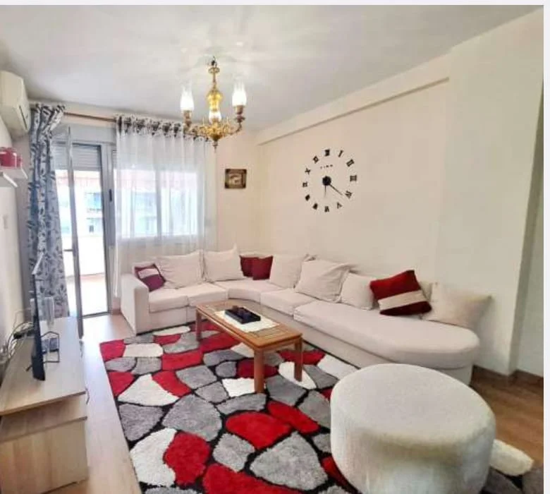 Tirane, affitto appartamento 2+1+Balcone Piano 6, 105 m² 700 € (VIA KAVAJES)