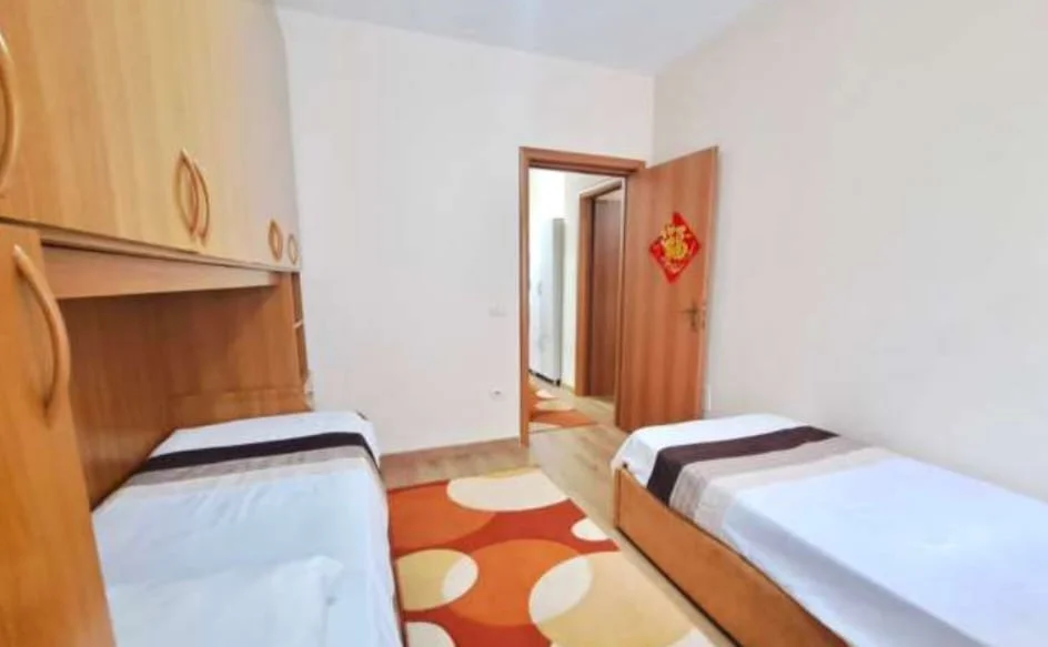 Tirane, affitto appartamento 2+1+Balcone Piano 6, 105 m² 700 € (VIA KAVAJES)