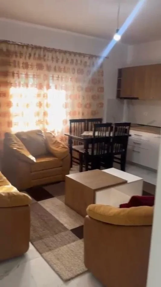 Tirane, Apartment 2+1 for Rent, First Floor, 80 m², €400 (Rruga Njazi Meka)