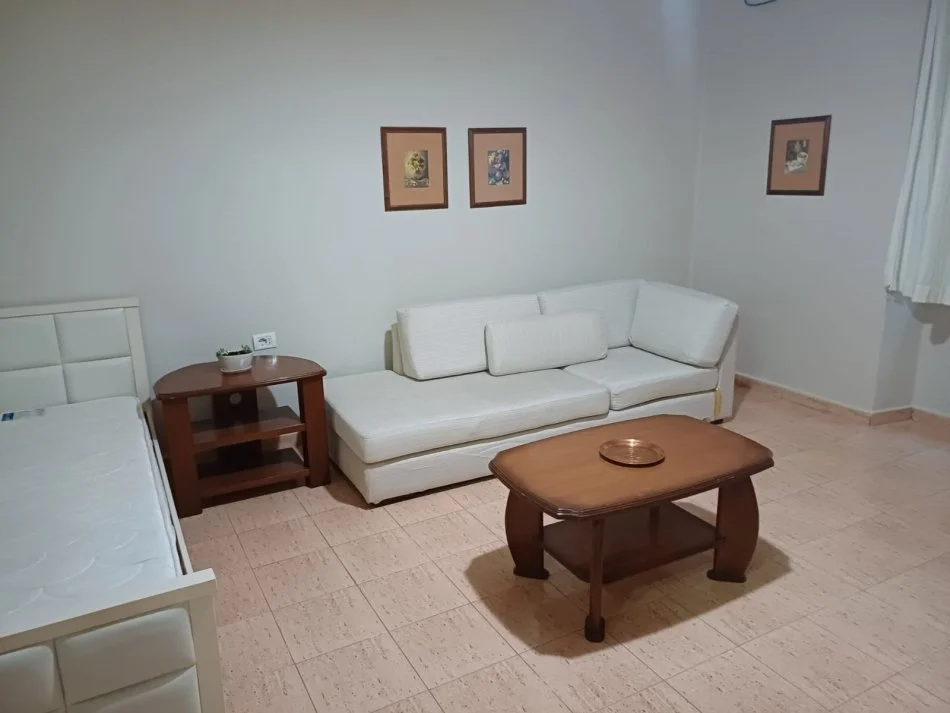 Tirane, affitto mensile appartamento 1+1 Piano 2, 84 m² 650 € (Piazza Willson)