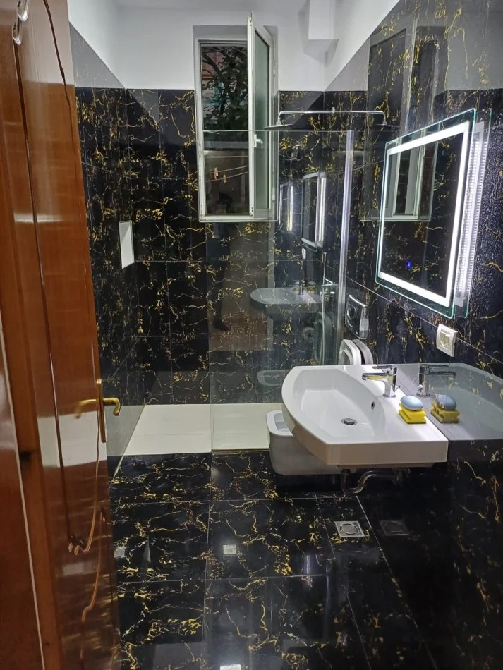 Tirane, affitto mensile appartamento 1+1 Piano 2, 84 m² 650 € (Piazza Willson)