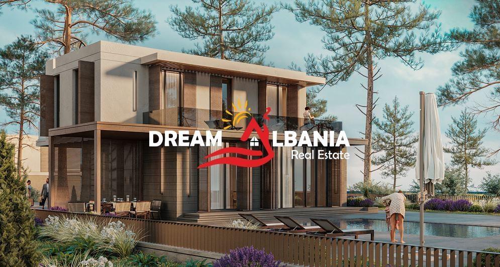 Villa a 2 piani con piscina in vendita a Porto Lalzi