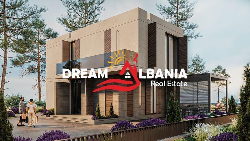 Villa a 2 piani con piscina in vendita a Porto Lalzi