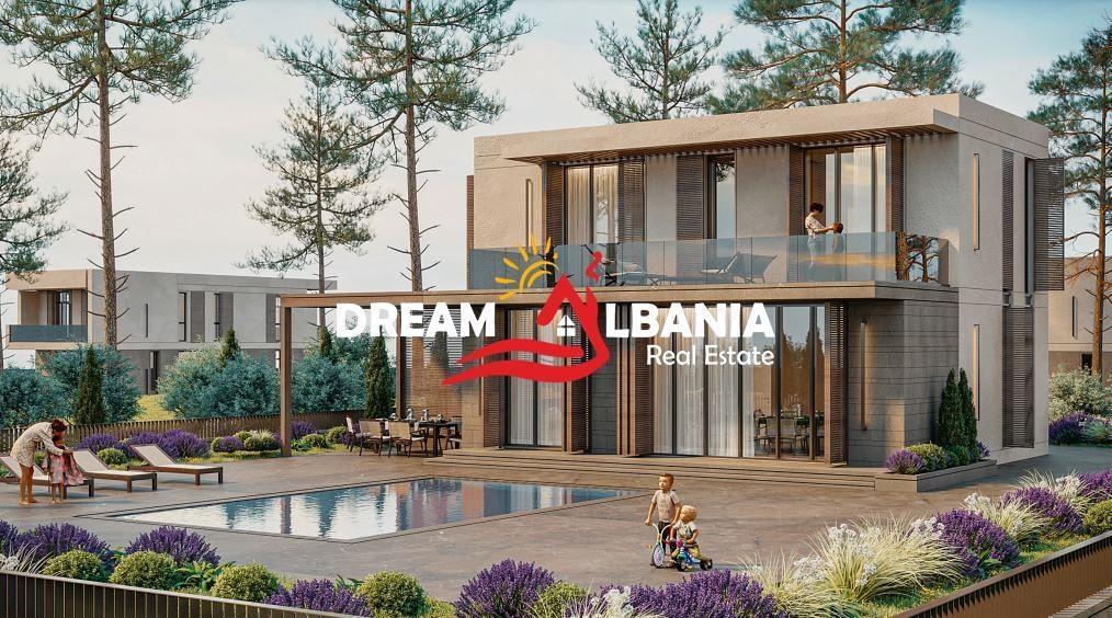 Villa a 2 piani con piscina in vendita a Porto Lalzi