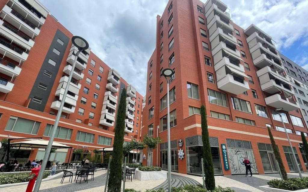 🏢 Jepet Zyrë Premium me Qira te Kompleksi Delijorgji