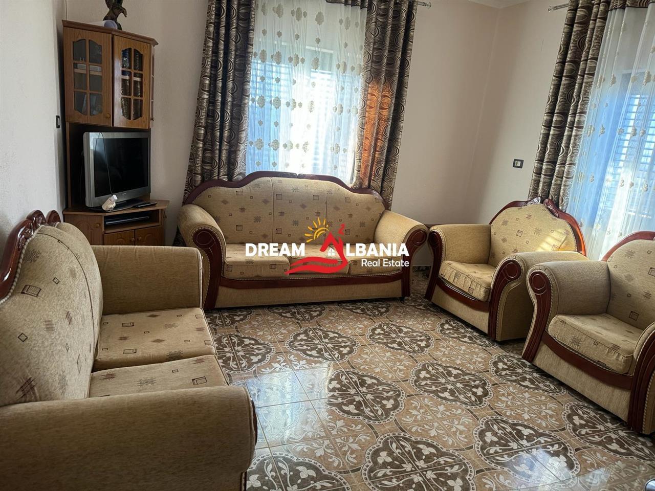 Vile 3 kateshe + lokal ne shitje ne Rrashbull, Durres