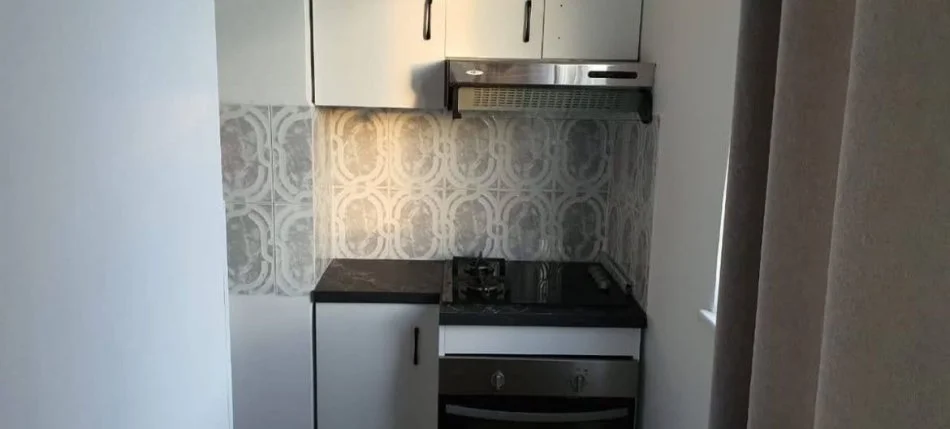 Tirane, affitto di appartamento 2+1+Balcone Piano 4, 75 m² 550 € (BRRYL)