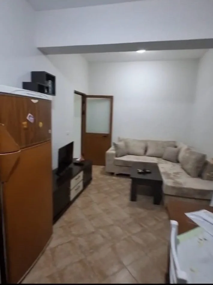 Tirane, affitto appartamento 1+1 Piano 1, 65 m² 400 € (Misto Mame)