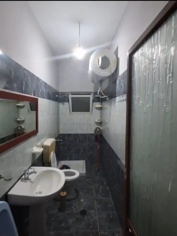 Tirane, affitto appartamento 1+1 Piano 1, 65 m² 400 € (Misto Mame)