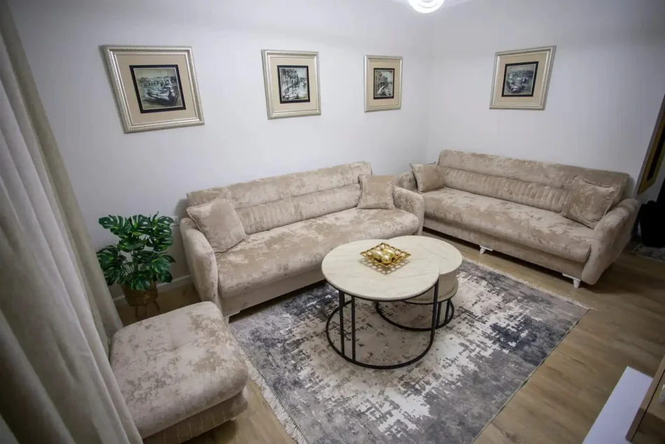 Tirane, affitto appartamento 1+1 Piano 2, 70 m² 500 € (Xhamlliku)