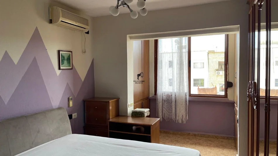 Tirane, affitto appartamento 1+1 al quinto piano, 60 m², 450 € (PORCELLANA)