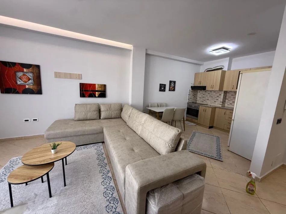 Tirane, Rental Apartment 1+1 with Balcony, 7th Floor, 74 m², €430 (YBERRISH)