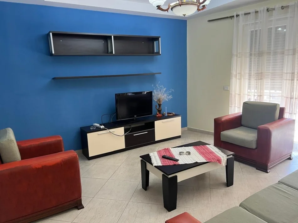 Tirane, Rental 2+1 Apartment, 4th Floor, 114 m², €700 (Pazari I Ri)