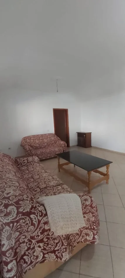 Tirane, affitto appartamento 1+1 Piano 1, 80 m² 350 € (Jordan Misja)